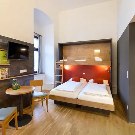 Hotel Jufa 3*